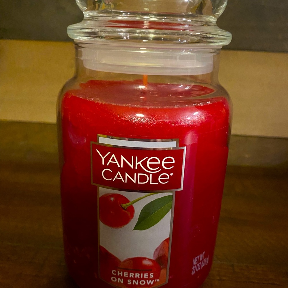 Cherries on Snow Scent